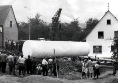 Der Lschwassertank wird vergraben